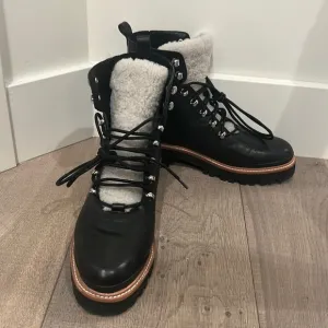 Womens Marc Fisher Izzie Fur tongue boots size 9