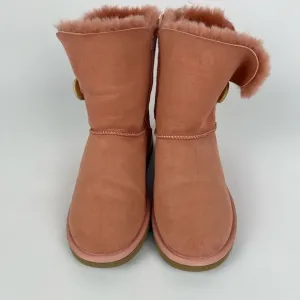 Women’s Pink Ugg Boots size 6 Bailey Button Classic Short Shearling Bootie
