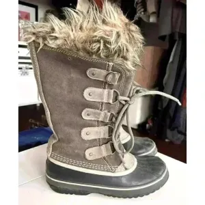 Women’s Size 6 Sorel Joan of Arctic Winter Boots in Grey