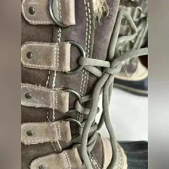 Women’s Size 6 Sorel Joan of Arctic Winter Boots in Grey