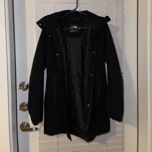 Womens size small The North Face Like-New Coat/parka Long