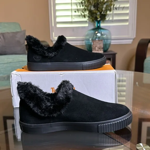 Women's Skyla Bay Warm Lined Slip-On Shoe in black Size 7