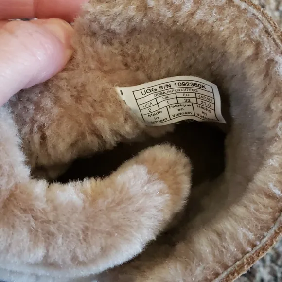 Youth ugg boots