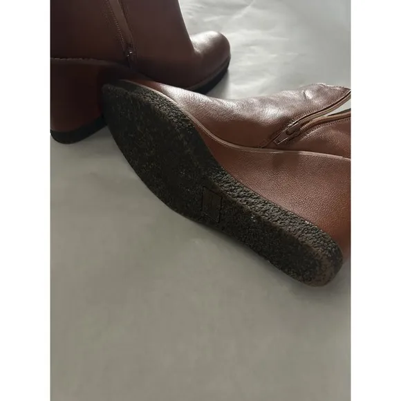 Zodiac Women Julia Brown Leather Wedge Ankle Platform Boots size 9 NWOB Tan